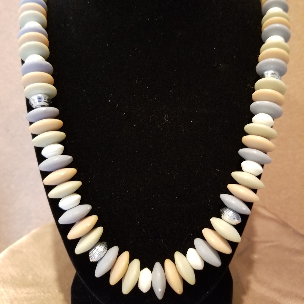 ❗5 For $2️⃣5️⃣ Bundle Sale❗️Single-Strand Disk Beaded Necklace